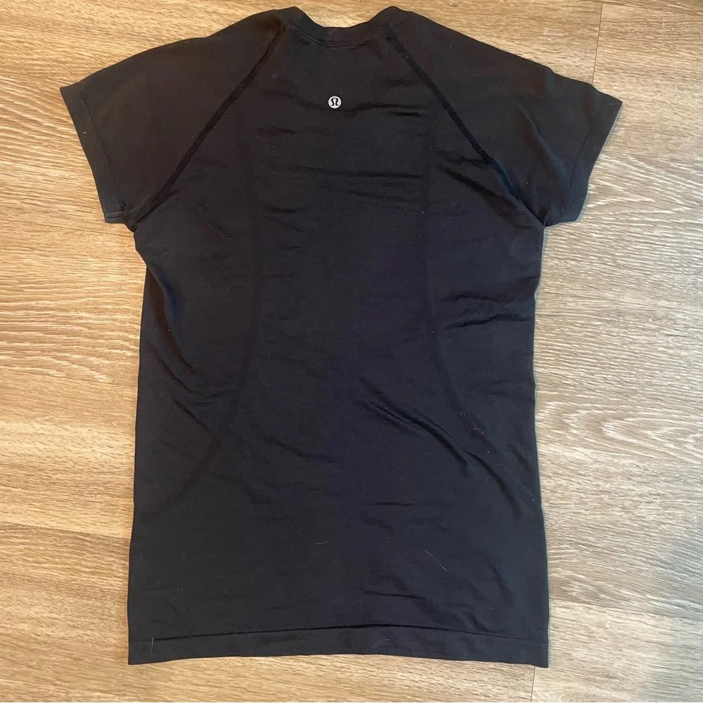 Lululemon swiftly tee - Picture 3 of 3